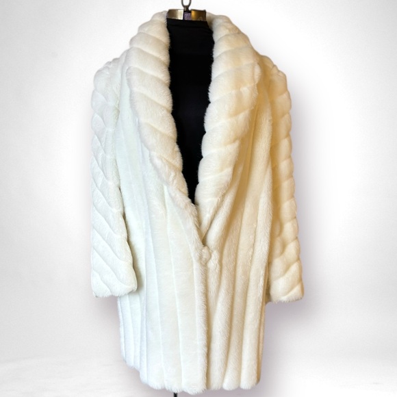 Vintage White Mid Thigh Faux Mink Coat Large - Picture 2 of 13